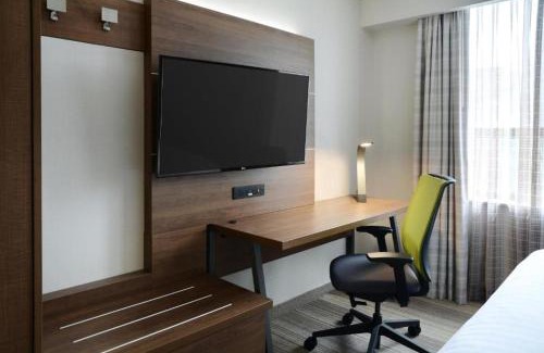 St. Lawrence Hotel | Holiday Inn Express Toronto Downtown by IHG