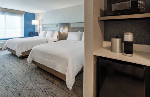 East Syracuse Hotel | Holiday Inn Express & Suites Dewitt (Syracuse) by IHG