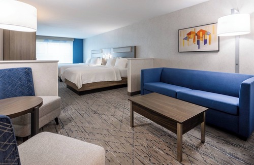 East Syracuse Hotel | Holiday Inn Express & Suites Dewitt (Syracuse) by IHG