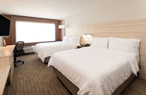 Michigan City Hotel | Holiday Inn Express & Suites Michigan City by IHG