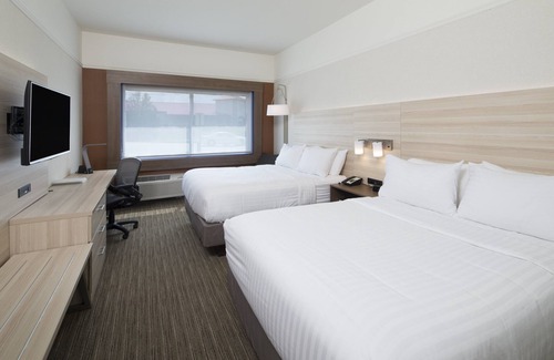 Michigan City Hotel | Holiday Inn Express & Suites Michigan City by IHG
