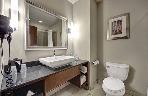 Oklahoma City Hotel | Holiday Inn Express & Suites Oklahoma City North by IHG