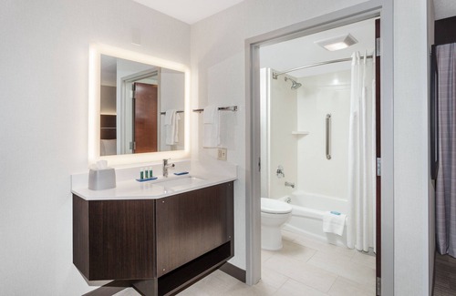 South Portland Hotel | Holiday Inn Express Hotel & Suites South Portland by IHG