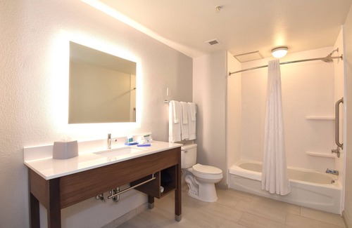 Southern Pines Hotel | Holiday Inn Express Hotel & Suites Southern Pines by IHG