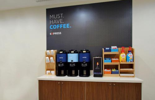 North Hills East Hotel | Holiday Inn Express Van Nuys by IHG