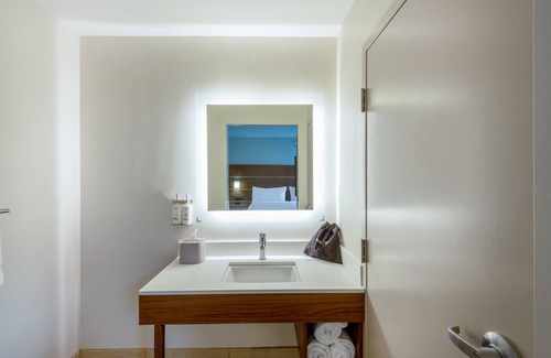 Vermilion Hotel | Holiday Inn Express Vermilion by IHG