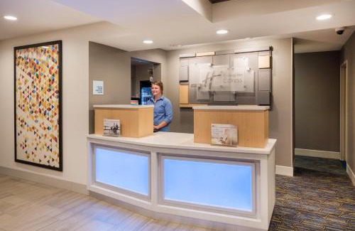 Warrenton Hotel | Holiday Inn Express Warrenton by IHG