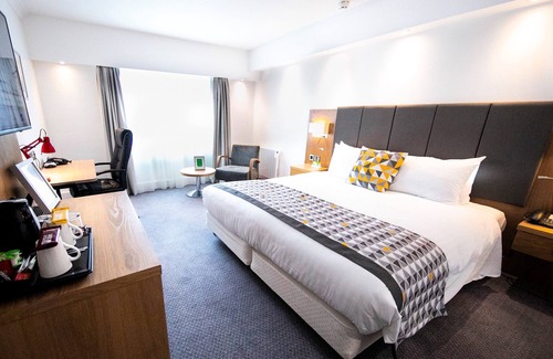 Kenilworth Hotel | Holiday Inn Kenilworth - Warwick by IHG