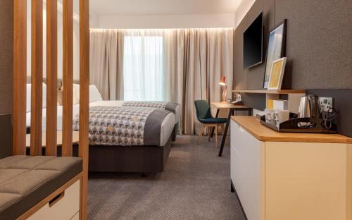 Heathrow Villages Hotel | Holiday Inn London Heathrow - Bath Road by IHG