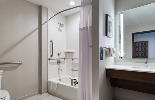 Donelson Hotel | Holiday Inn Nashville Airport by IHG