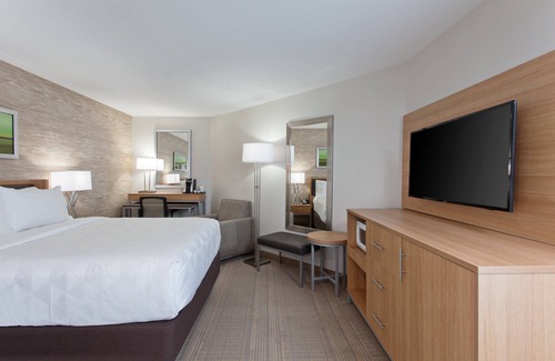 Palmdale Hotel | Holiday Inn Palmdale-Lancaster by IHG
