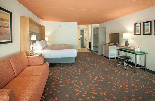 Ferry Pass Hotel | Holiday Inn Pensacola - University Area, an IHG Hotel