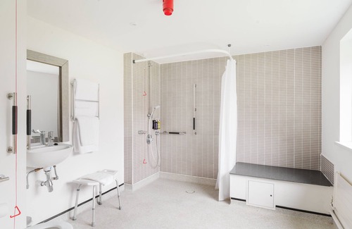 Chatham Hotel | Holiday Inn Rochester Chatham by IHG