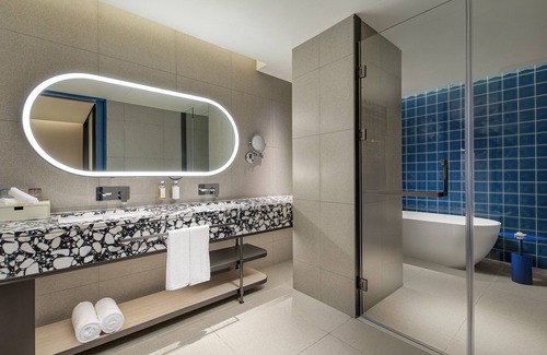 Pudong Hotel | Holiday Inn Shanghai Pudong Airport by IHG
