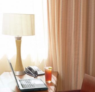 Barstow Hotel | Holiday Inn & Suites - Barstow by IHG