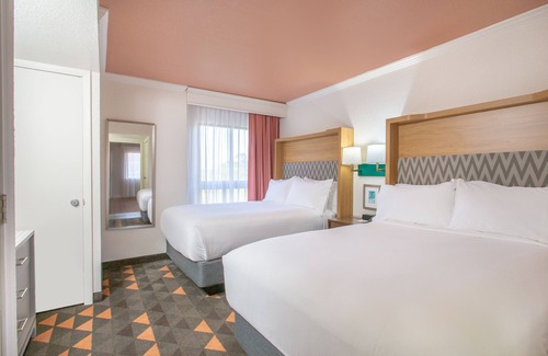 Boca Raton Hotel | Holiday Inn & Suites Boca Raton - North by IHG