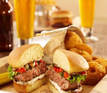 Oakville Hotel | Holiday Inn & Suites Oakville at Bronte by IHG