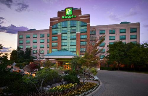 Oakville Hotel | Holiday Inn & Suites Oakville at Bronte by IHG