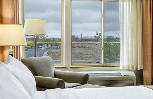 Grand Junction Hotel | Holiday Inn & Suites Grand Junction by IHG