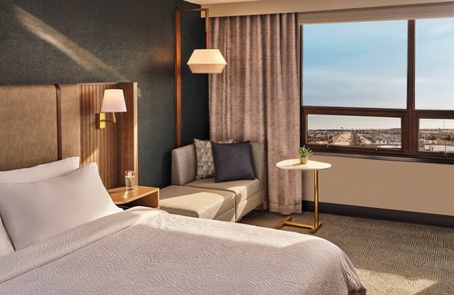 Monterey Park Hotel | Holiday Inn & Suites Monterey Park Los Angeles by IHG