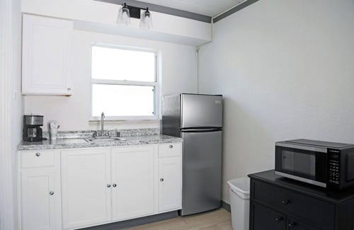 Madeira Beach Hotel | Holiday Isles Resort