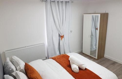 Gillingham House | Holiday Let - Entire modern home in Medway