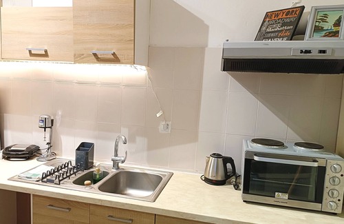 Agios Ioannis Apartment | Holiday Pension Anna, in Agios Ioannis, halfway to Glyfada beach from Corfu town