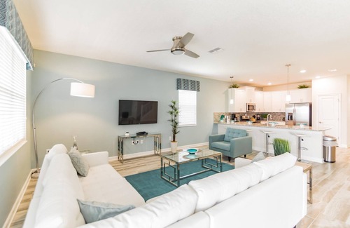 Davenport House | Holiday Retreat by Orlando Short Term