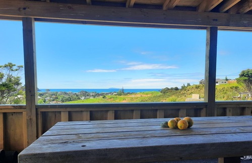 Whangapoua Cottage | Holiday Retreat - Sea Views - Pure R & R!