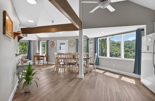 Osage Beach Villa | Holiday Shores 23 - Beautiful Villa with Resort Amenities!