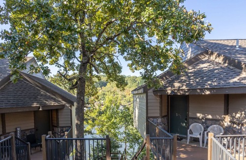 Osage Beach Villa | Holiday Shores 27 - Beautiful Villa with Resort Amenities!