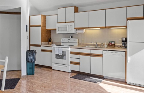 Osage Beach Villa | Holiday Shores 31 - Beautiful Villa with Resort Amenities!