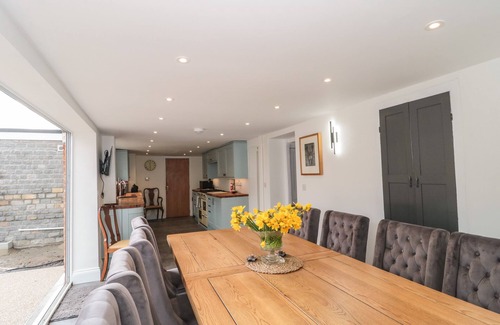 Langport Cottage | Holly Lodge