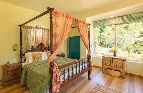 Kaul Villa | Hollyhock Cottage by VEO - Part of StayVista