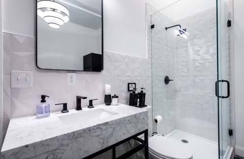 Downtown Louisville Apartment | Hollyhock Suite 509: 1 bed/1 bath