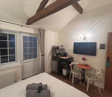 Cumwhinton House | Hollyside Lodge