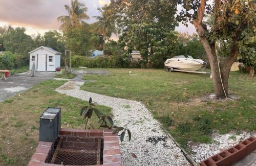 Little Ranches House | Hollywood Beach 3 Bedroom Apartment