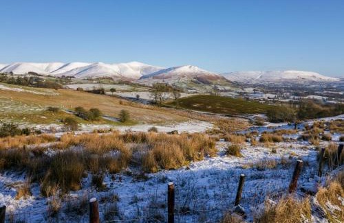 Sedbergh House | Holme Fell View