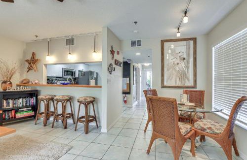 Holmes Beach House | Holmes Beach Condo Near Anna Maria Pool Access!