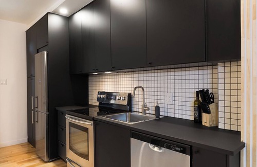 Hochelaga Apartment | HOMA-Comfort&Style-2BR-Spacious-Natural Light-FeelHome-A/C-SelfCheckIn-Metro