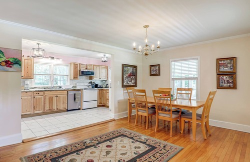 Conway House | Home 1 Mi to Dtwn Conway: Great for Beach Days!