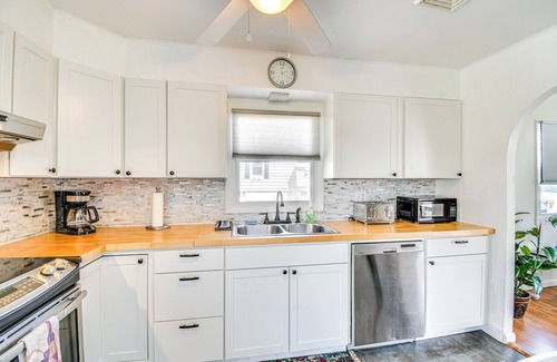 Seneca Falls House | Home 1 Mi to It's A Wonderful Life Museum & Dtwn!