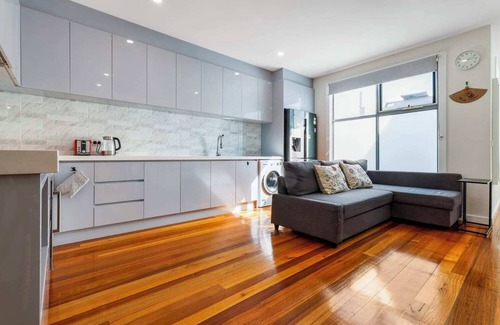 Footscray Apartment | Home Away From Home in Footscray