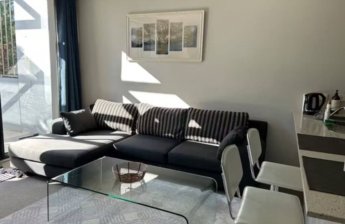 Queanbeyan Apartment | Home away from home.