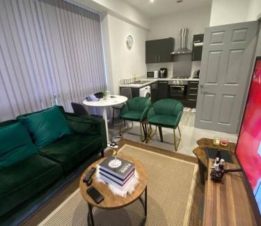 Brierley Hill Apartment | Home Away From Home1