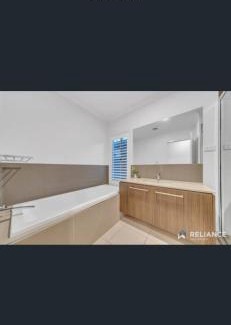 Truganina House | Home away from home private room2