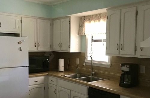 Fernandina Beach House | Home Away from Home- Short Walk To Beach- Cozy Beach Cottage