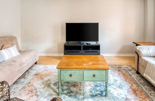 Newmarket House | Home away home!