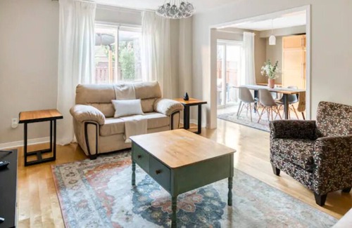 Newmarket House | Home away home!