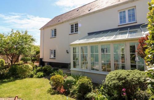 Barnstaple House | Home Farm Cottage